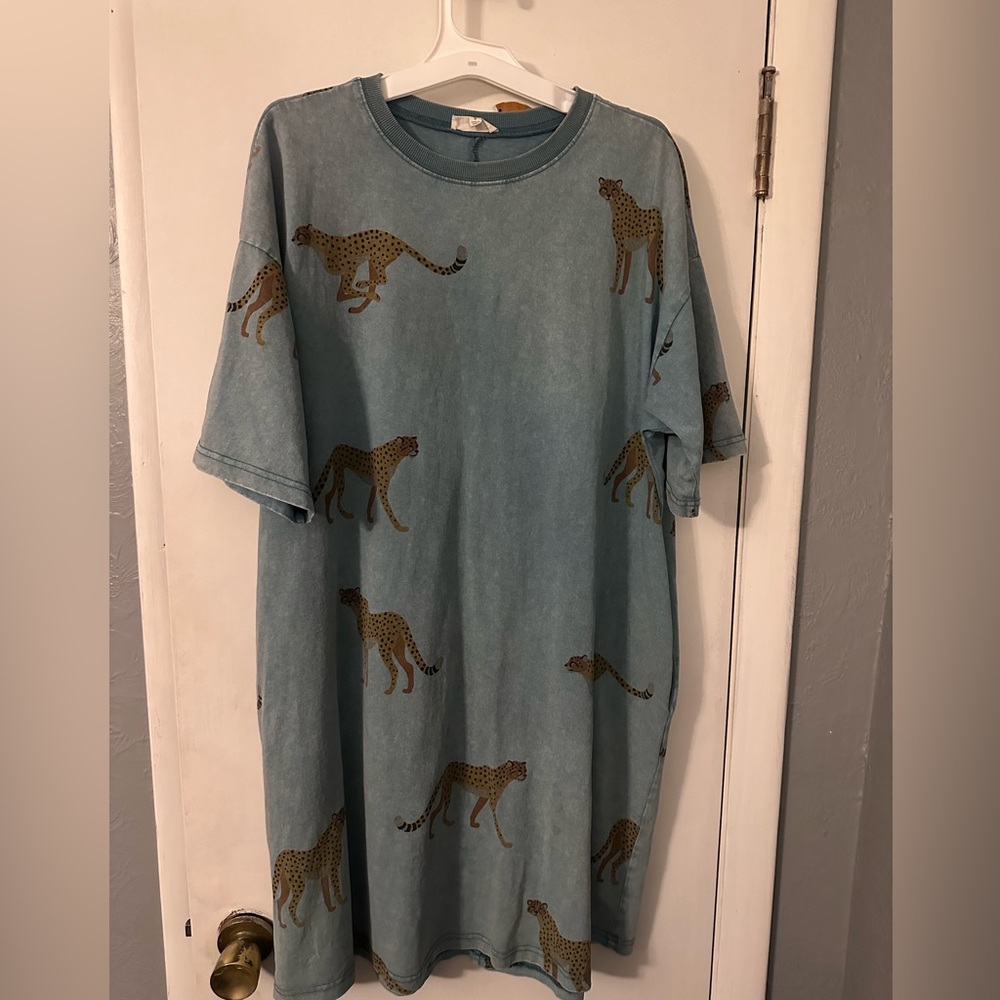 ANGIE BROOKE BOUTIQUE: Mineral Wash Cheetah Print T-Shirt Dress - ‘Washed Denim’